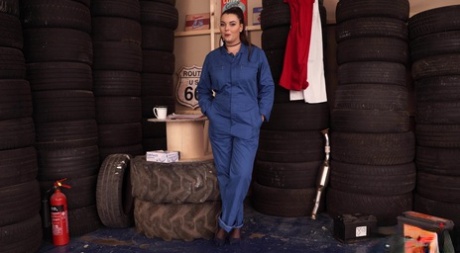 UK amateur Cherry Blush strips down to her stockings next to a stack of tires 18422503