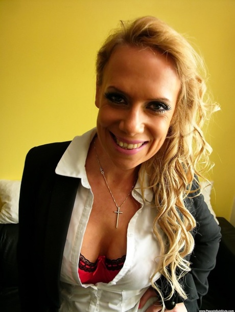 Blonde amateur Sasha Steele stands naked in front of a man after undressing 47024465