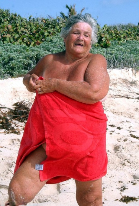 Obese nan Grandma Libby gets wet and naked while spending the day at a beach 54911490