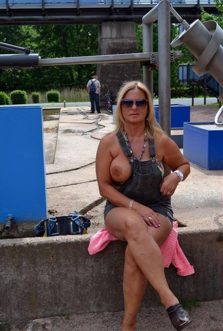 Thick blond amateur Nude Chrissy flashes her tits and ass outside after a pint 95442680