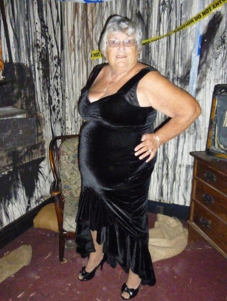 Old woman Grandma Libby sticks an empty bottle of booze in her vagina 98162370