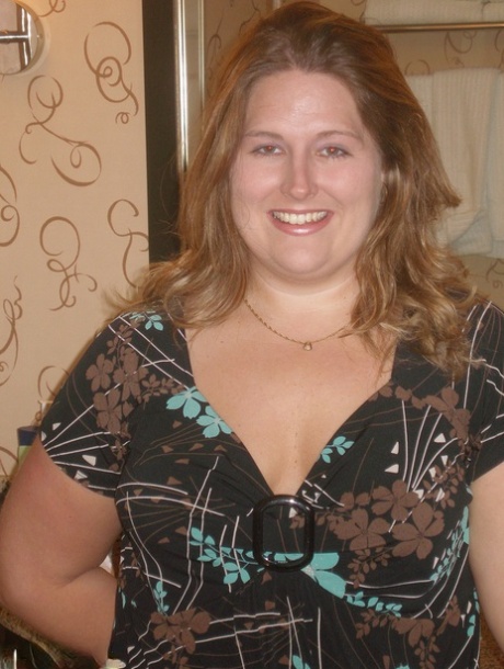 Fat older woman receives open mouth cumshots after blowing two men 79906619