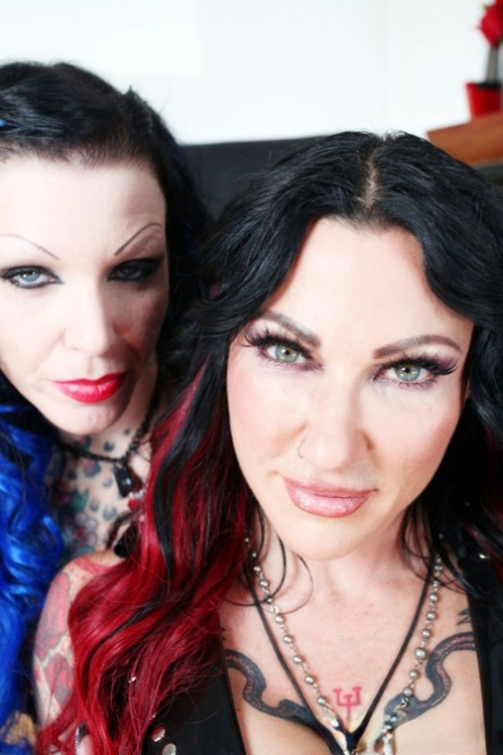 Inked brunettes Vinyl Vixon & Jenevieve Hexxx fondle each other while clothed 93157460