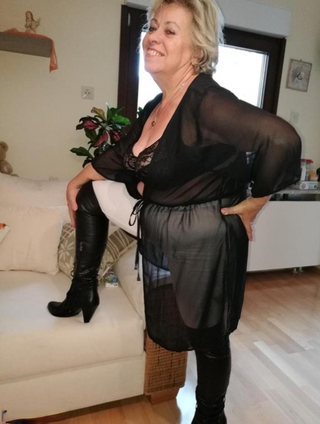 Amateur fatty Caro removes OTK boots and white hose to show her snatch 30386905