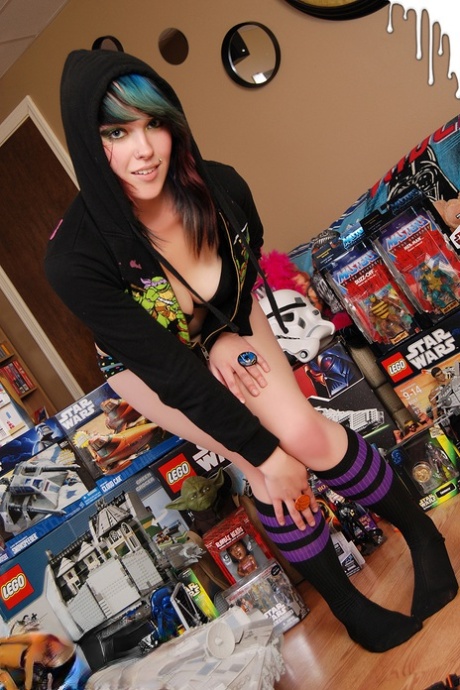 Geeky amateur Sabrina Squirts shows her cute panties amid Star Wars collection 84228195