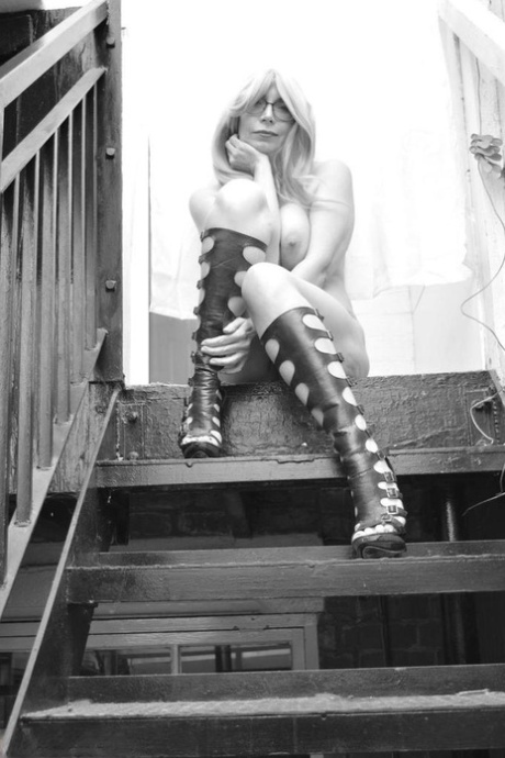 Mature blonde Barby Slut heads outdoors after getting naked in footwear 43730089