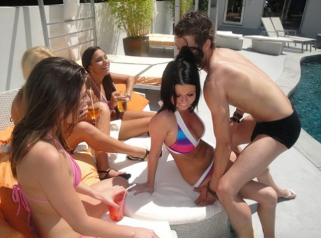 Young sluts in bikinis get drunk and have poolside group sex 87619185