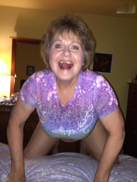 Older amateur Busty Bliss uncovers or natural tits prior to a POV blowjob 64381648