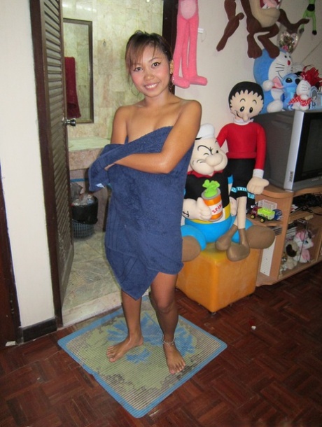 Petite Thai girl sports a fresh creampie after fucking a Farang in POV mode 72081858