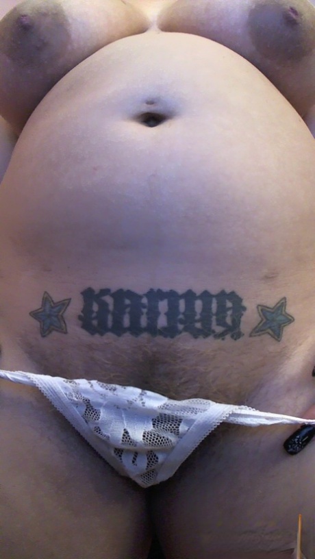 Horny pregnant Peaches fondles her swollen big tits & flaunts her baby bump 20496754