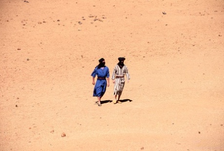 Caucasian female Julia Spain does a DP in the desert while in cosplay attire 80377199