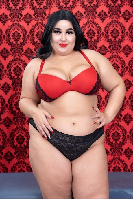 Brunette fatty Chloe Klein ditches a bra and thong to get naked in heels 98070883