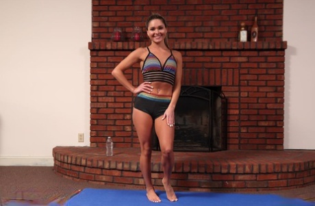 Sweet teen Zoe Bloom pisses on a yoga mat after exercising and getting naked 14760743