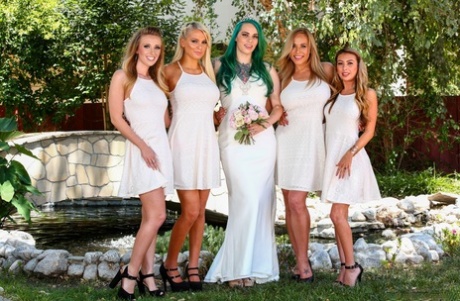 A wedding reception ends up being the perfect setting for group sex 15683114