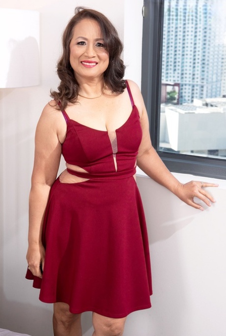 Overweight mature lady Maya Luna gets on top during sex with a young man 33444784