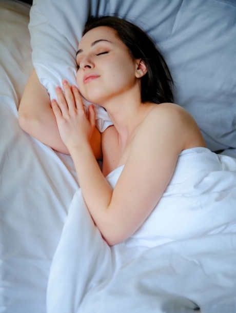 Sweet brunette teen Alin Luxe emerges from a snooze while totally naked 11572954