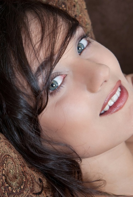 Brunette teen Chandra does away with a cocktail dress to pose in the nude 45502349