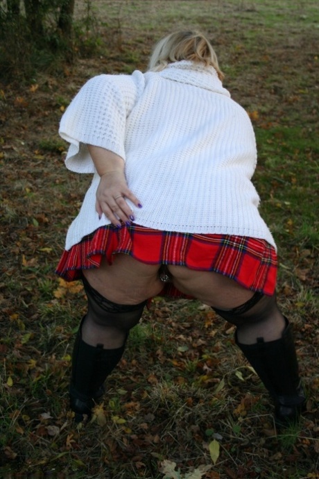 Obese UK blonde Lexie Cummings smokes while flashing in the countryside 78005655