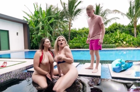 Cory Chase & Melanie Hicks stick their tongues out for cum during a threesome 65196337
