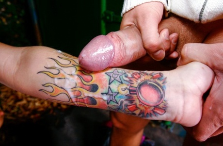 Jezebelle Bond ends up taking a cumshot on tattooed arm after a suck and fuck 61369757
