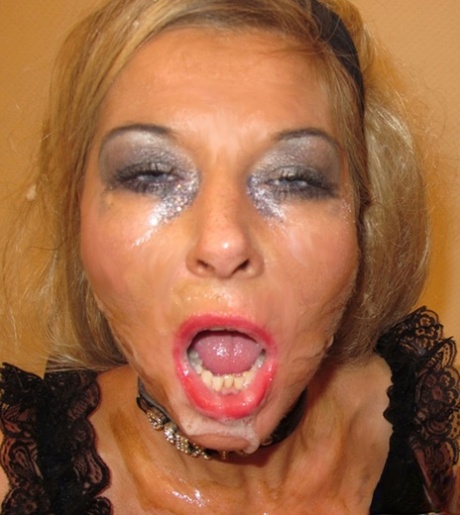White female Blondie Blow opens her mouth wide for facial cumshots 13459832