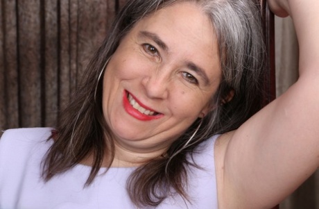 American grandmother decides to pose in the nude before her time runs out 40631795