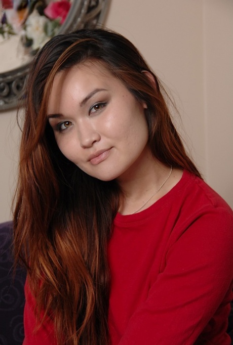 Asian college girl Saber Takestita masturbates her shaved twat after disrobing 97895269