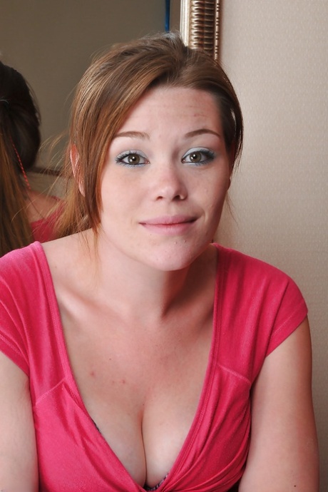 Amateur fatty Margot reveals her big saggy tits and spreads her bald pussy 26494473