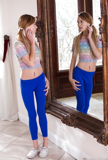 Teen babysitter Kylie Nicole removes yoga pants to pose nude 34422937