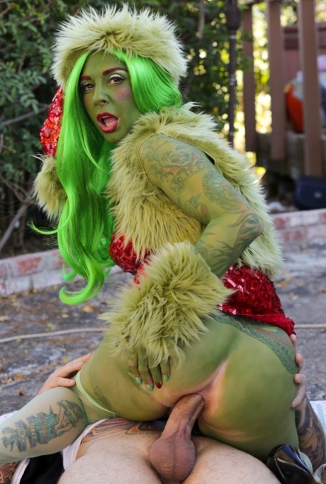 Amateur chick Joanna Angel is left with a gaping asshole after cosplay sex 67285940