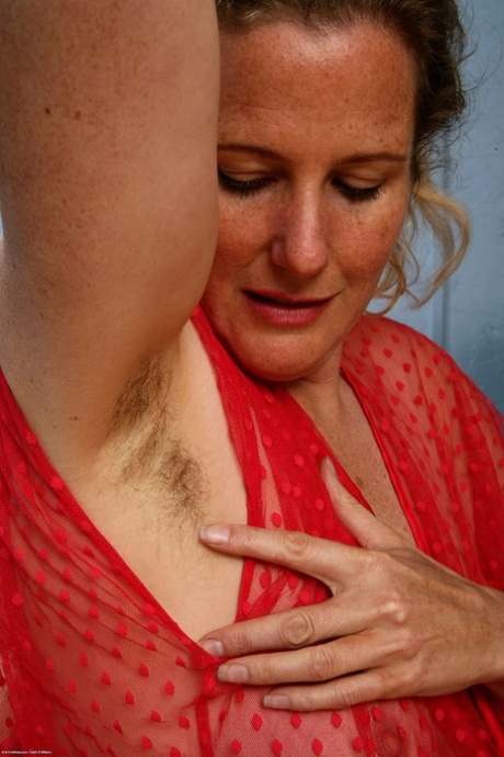 Chubby older woman pulls down her lace panties to show the pink of her beaver 20572854