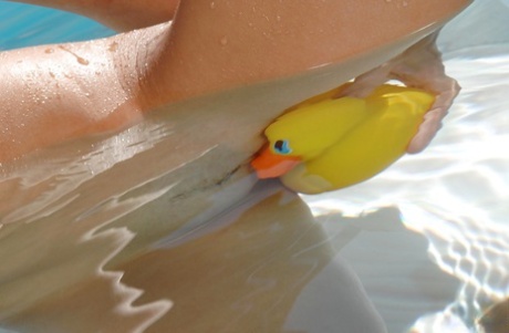 Slippy teenage hottie Tracy Gold has some fun outdoor on a sunny day 96590332