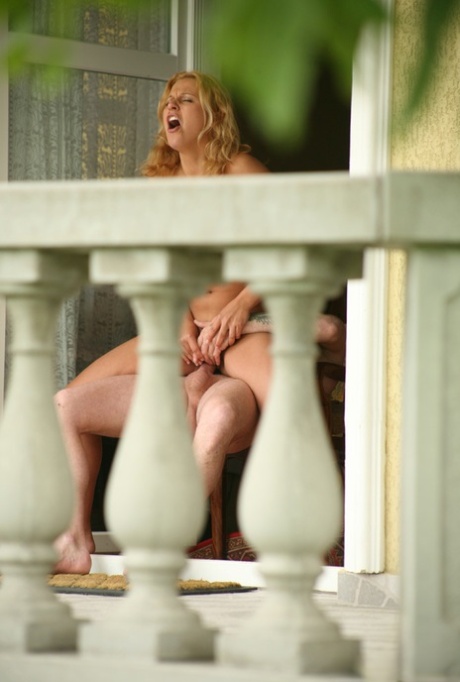 GFoxy lady loria Cruise gets caught on a voyeur video fucking outdoor 46045640